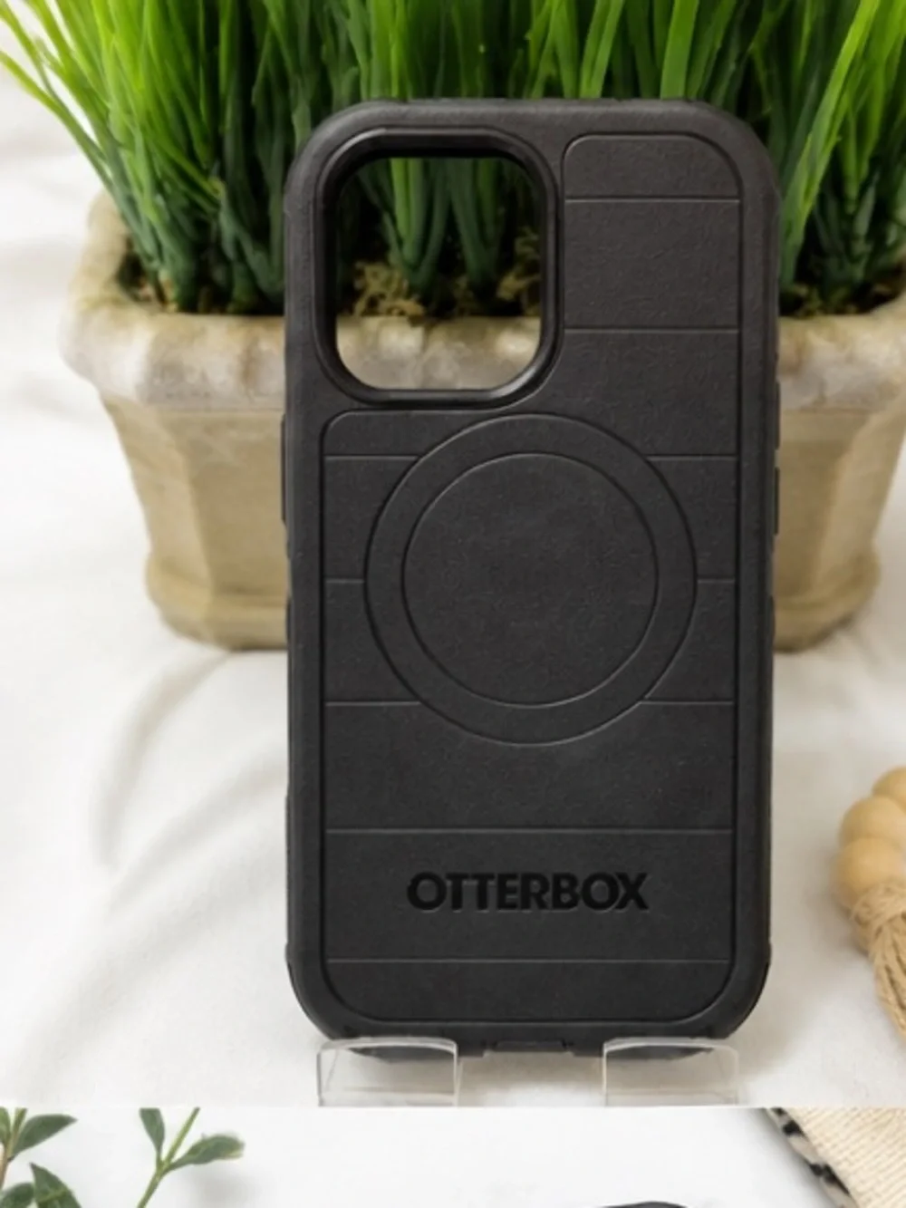 NWOB OtterBox Black MagSafe-Compatible Protective iPhone 17 Pro Max Case